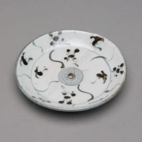 Small Zhangzhou porcelain dish - China - 17thC,